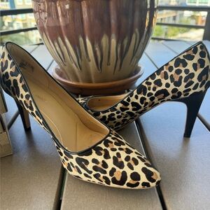 Clarks Black and Tan Heels